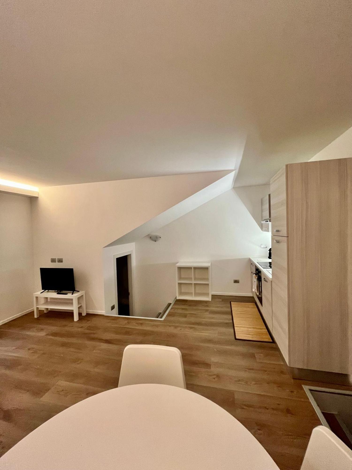 Central Side Apartment Milano Esterno foto