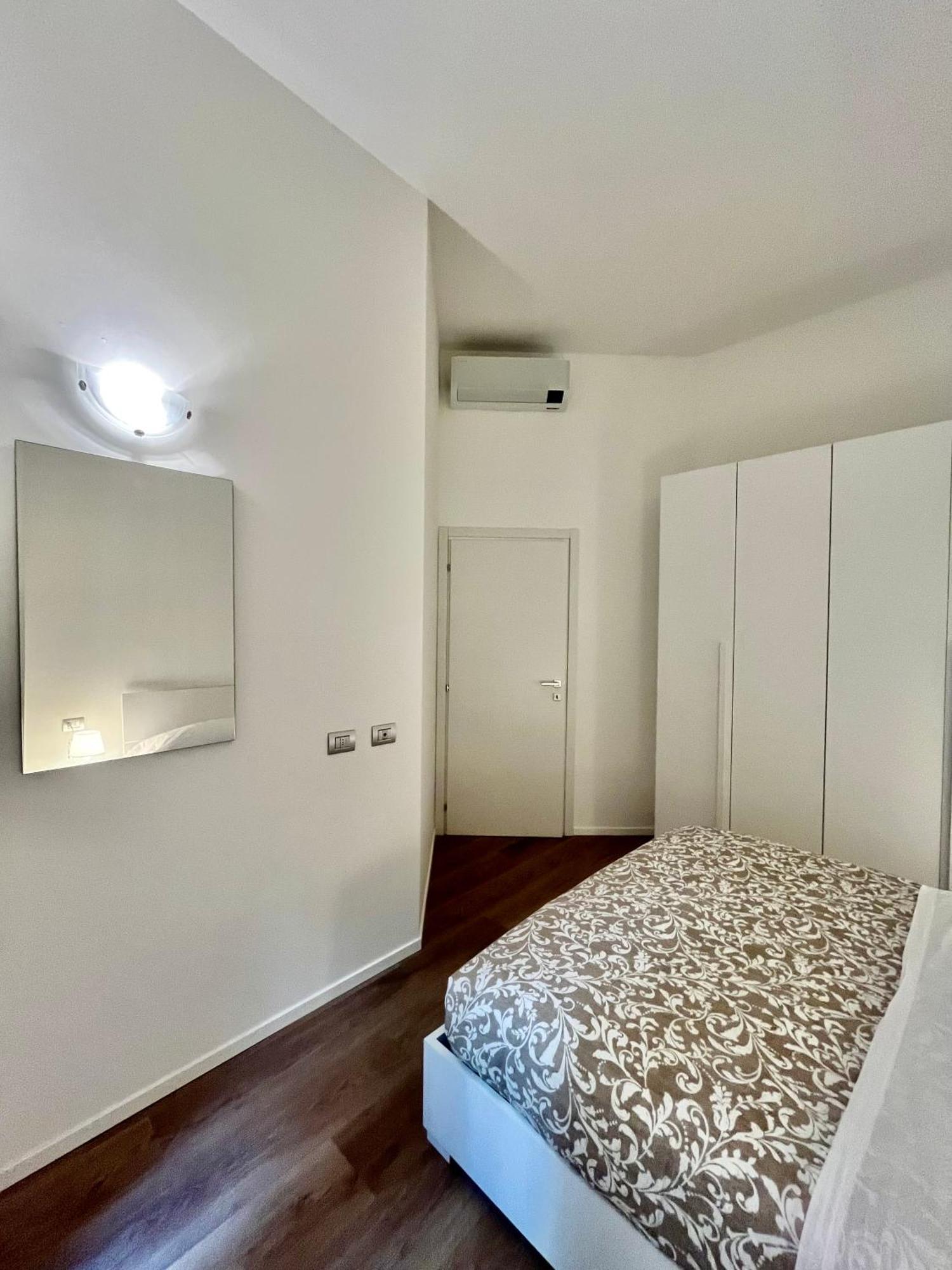 Central Side Apartment Milano Esterno foto