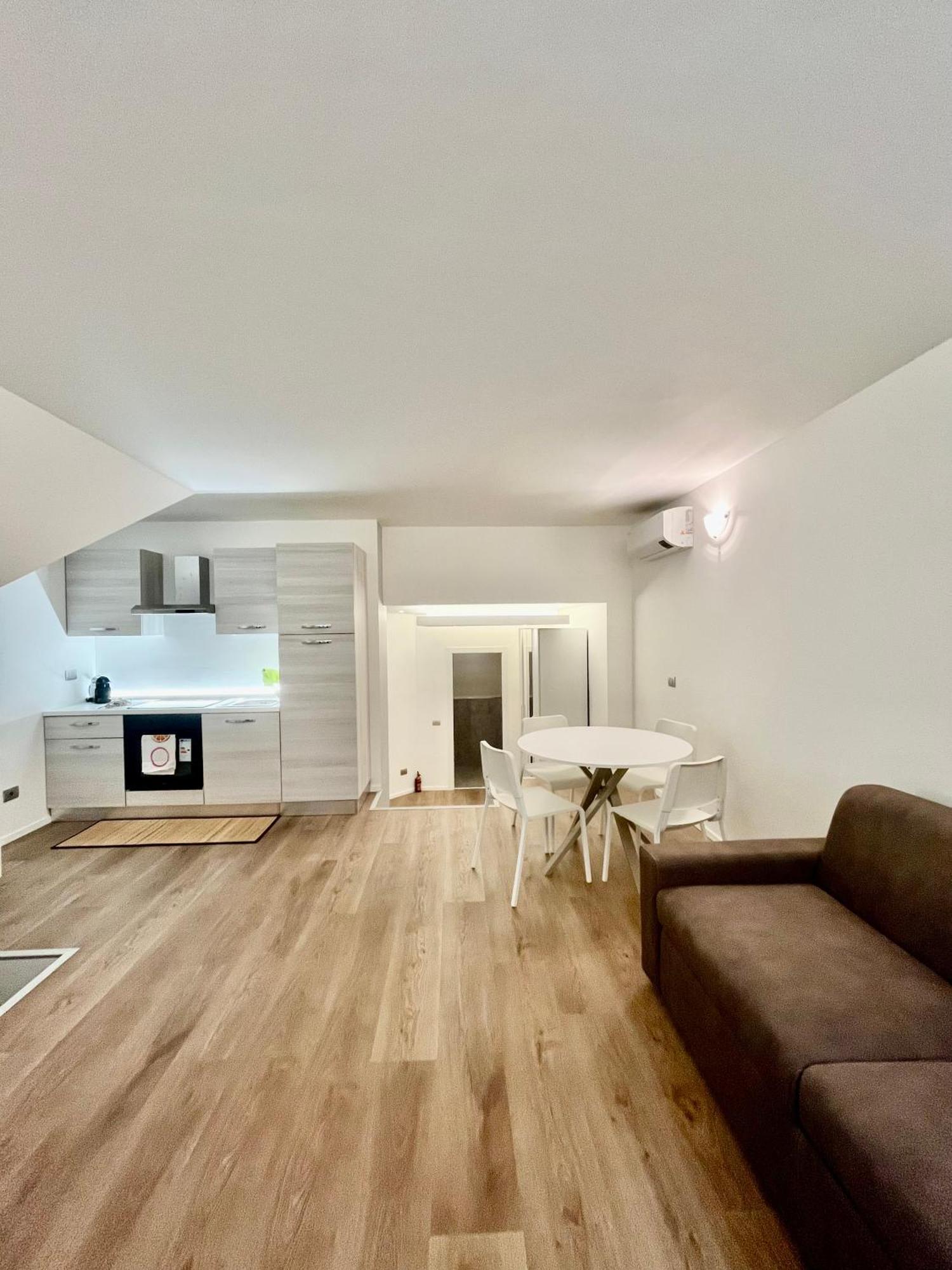 Central Side Apartment Milano Esterno foto